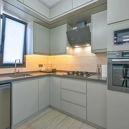 Defne - Stunning New Luxury For 8 In